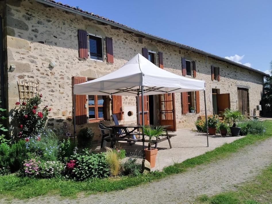 Bed and Breakfast La Tribu de Lavaud à Saint-Quentin-sur-Charente Extérieur photo